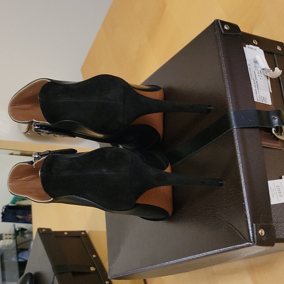 Alaia Bombe Booties Brand New w/tag - Picture 3 of 9